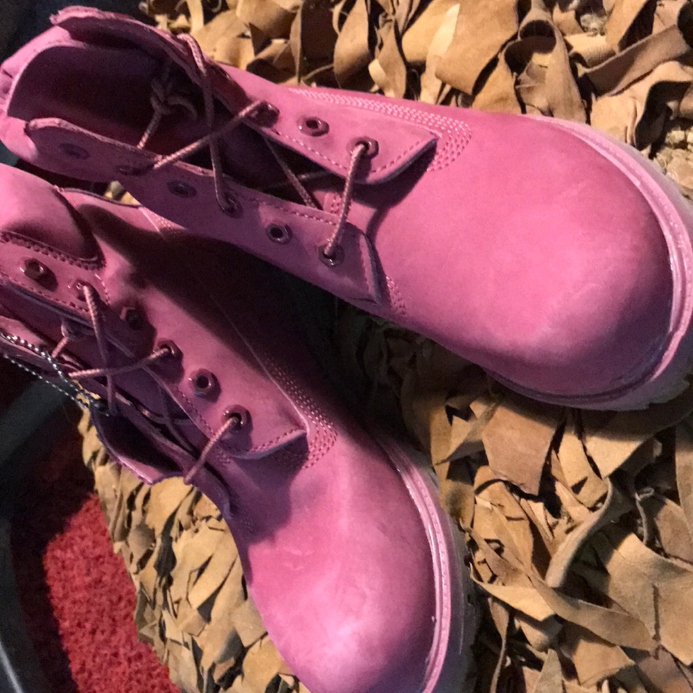 Fun color for the brave! Never worn Timberlands